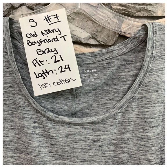 #7 Women’s Old Navy Boyfriend Gray Short Sleeve Pocket Tee T-Shirt Top Small - Picture 2 of 2